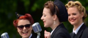 Live Uniform Singing