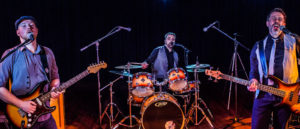 walking-0n-sunshine-trio-singing Walking on Sushine - Birmingham wedding band