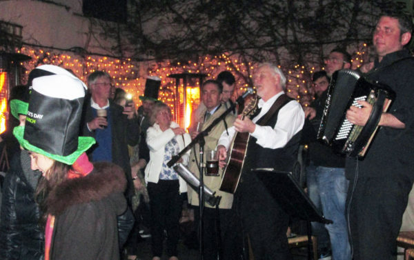 Paddy Goes To Hollyrood - an Irish Band in Scotland
