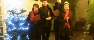London-Carol-Singers---overcoats