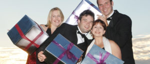 London-Carol-Singers---presents